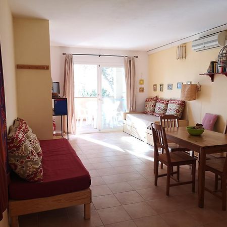 Casa Amarilla Apartment Es Pujols Ngoại thất bức ảnh